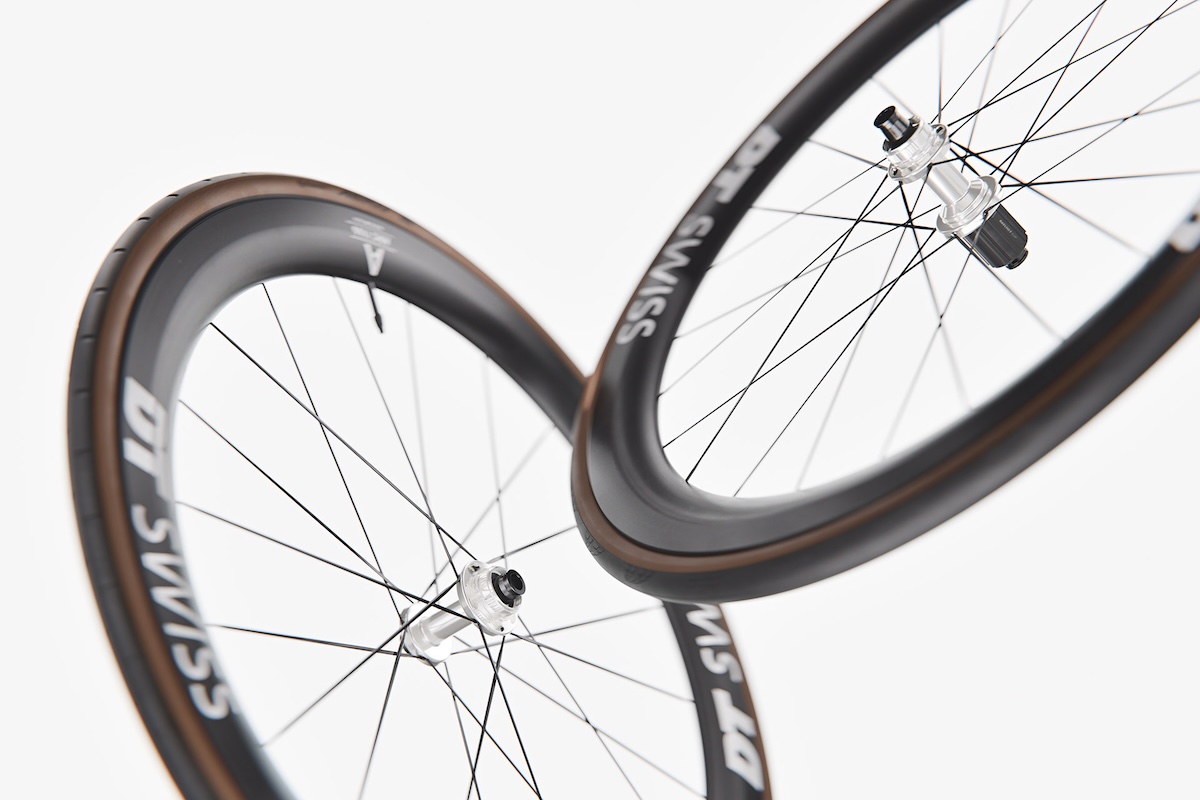 DTSwiss-Road-ARC-1100-Dicut-White-Ltd-Polished-Perfection-Detail-Wheelpair-001-1920px.jpg