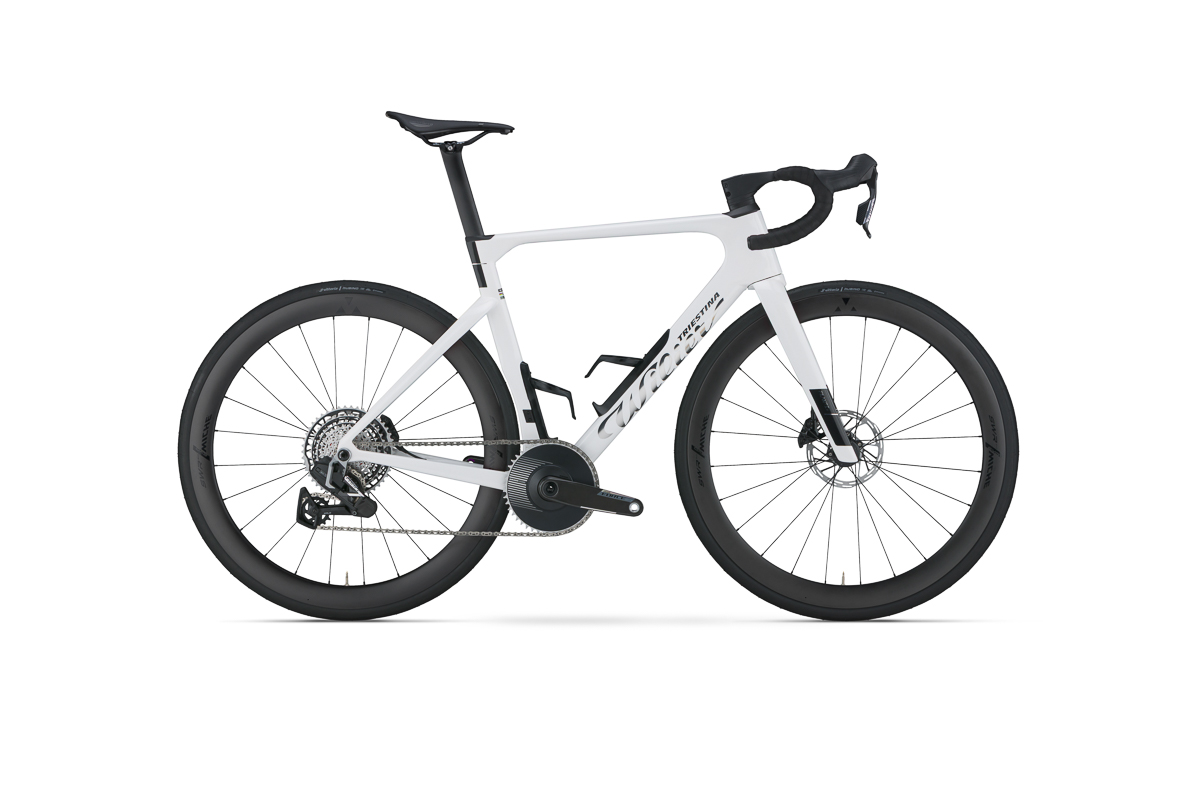 FilanteSL_ID2_F34-Chrome-White-Glossy_Lat_white.jpg