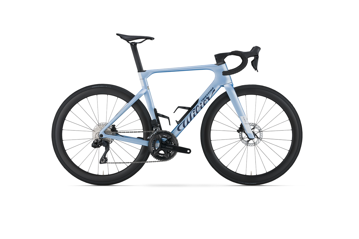 FilanteSL_ID2_F37_LightBlue_Matt_VISION45_lat_white.jpg