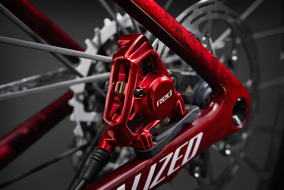 91427-0256_CRUX-5-SW-MIR-RED_DETAIL-RED-SRAM-CALIPERS_01_a.jpg