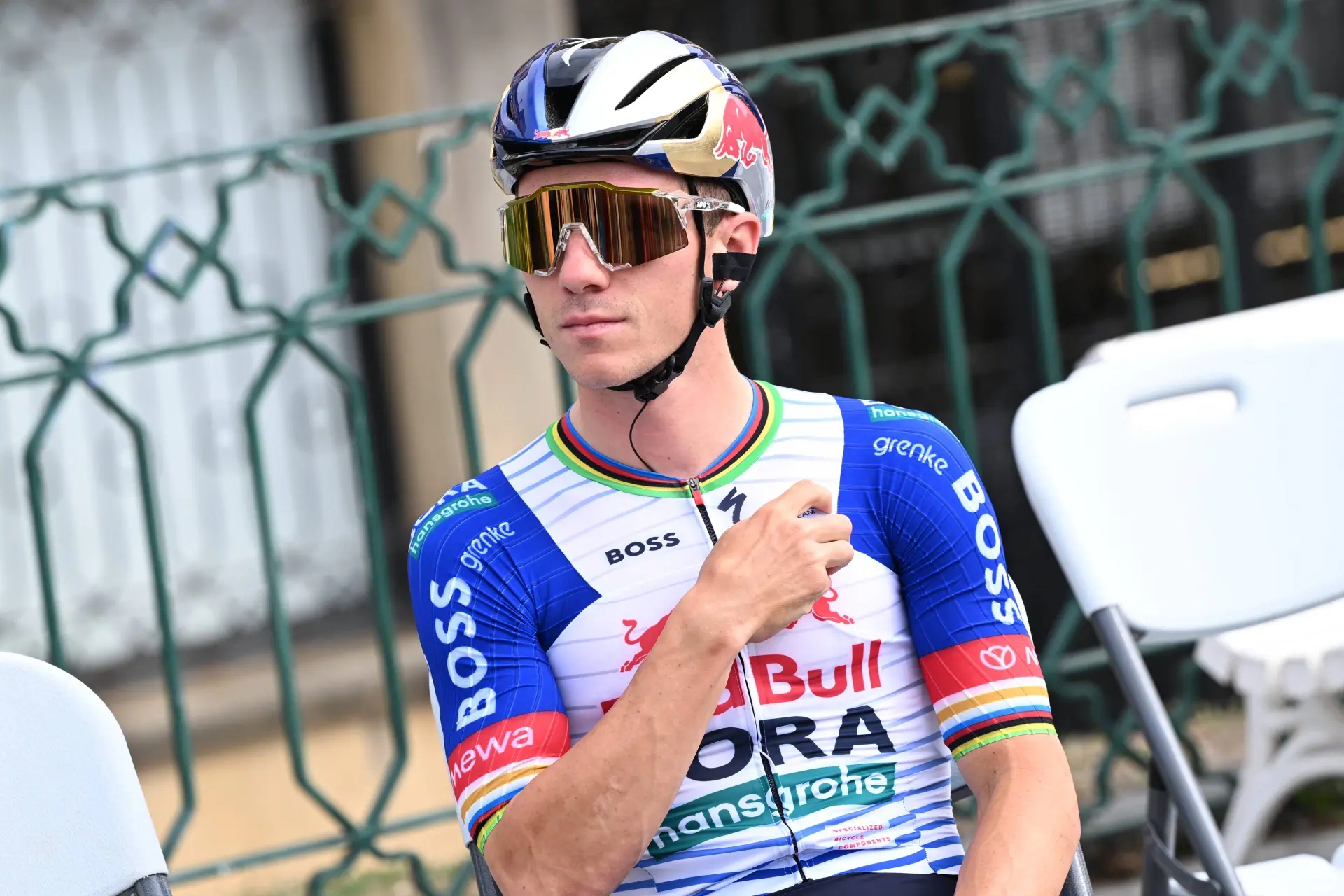 remco-evenepoel-before-the-start-of-clasica-san-.jpg