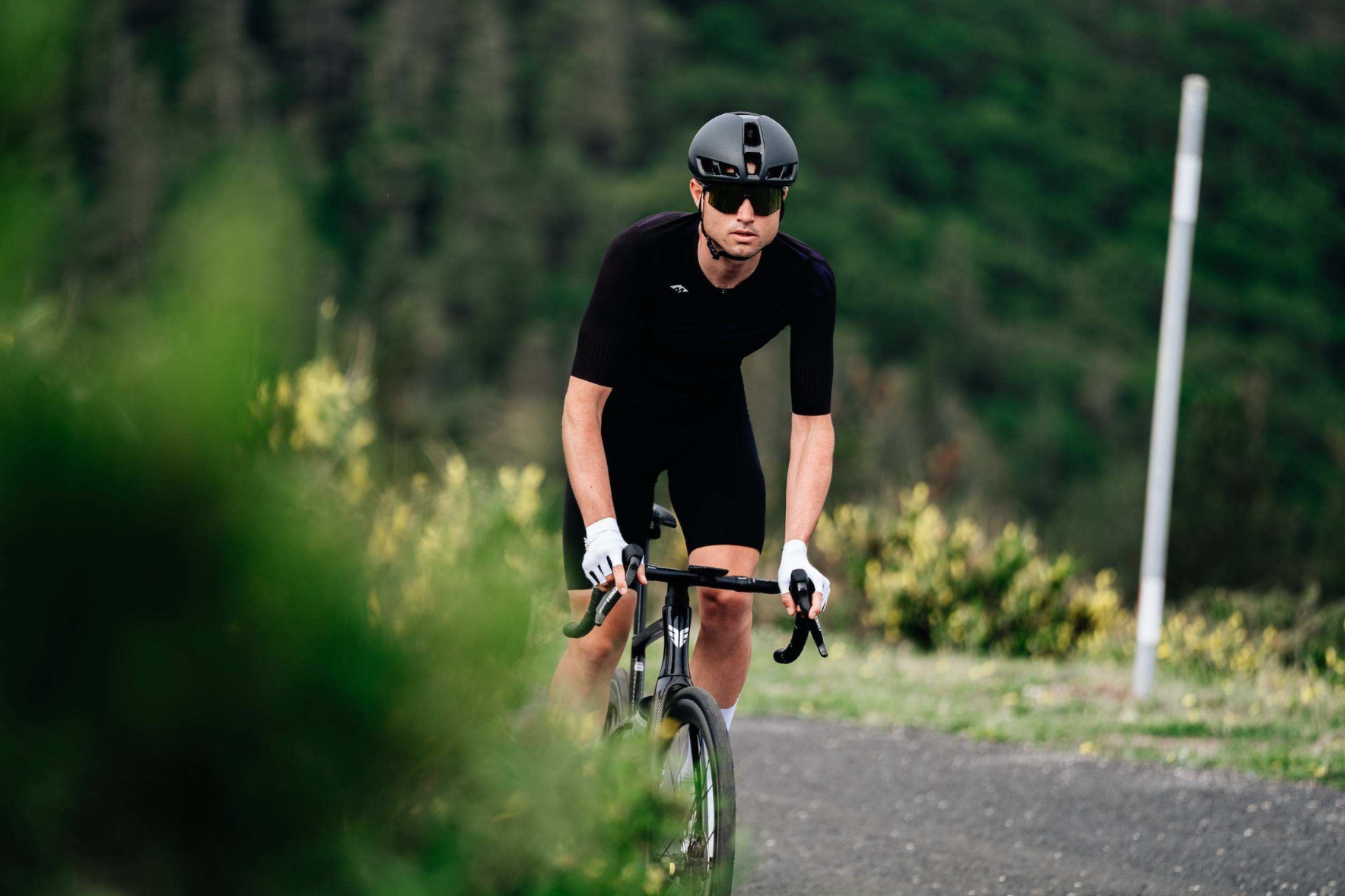 Mavic-Comete-Ultimate-Helmet-BLk-color-.jpg